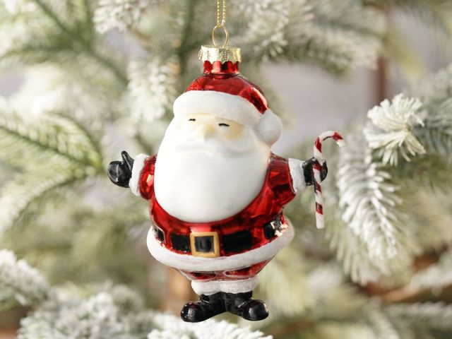 Magia, która rozświetla grudniowe wieczory - odkryj urok ozdób świątecznych