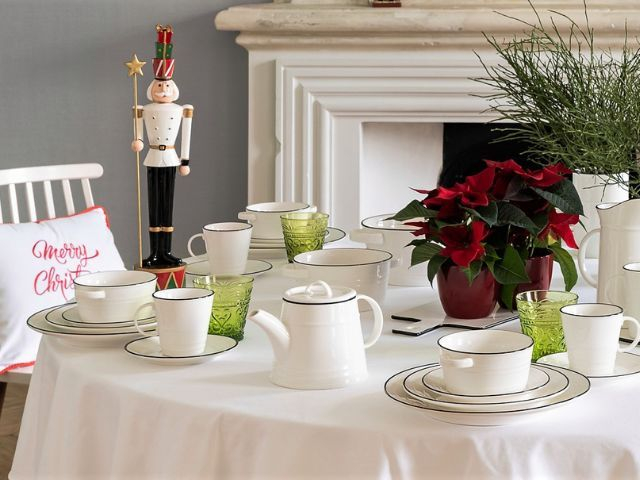 żołnierzyk na świątecznym stole